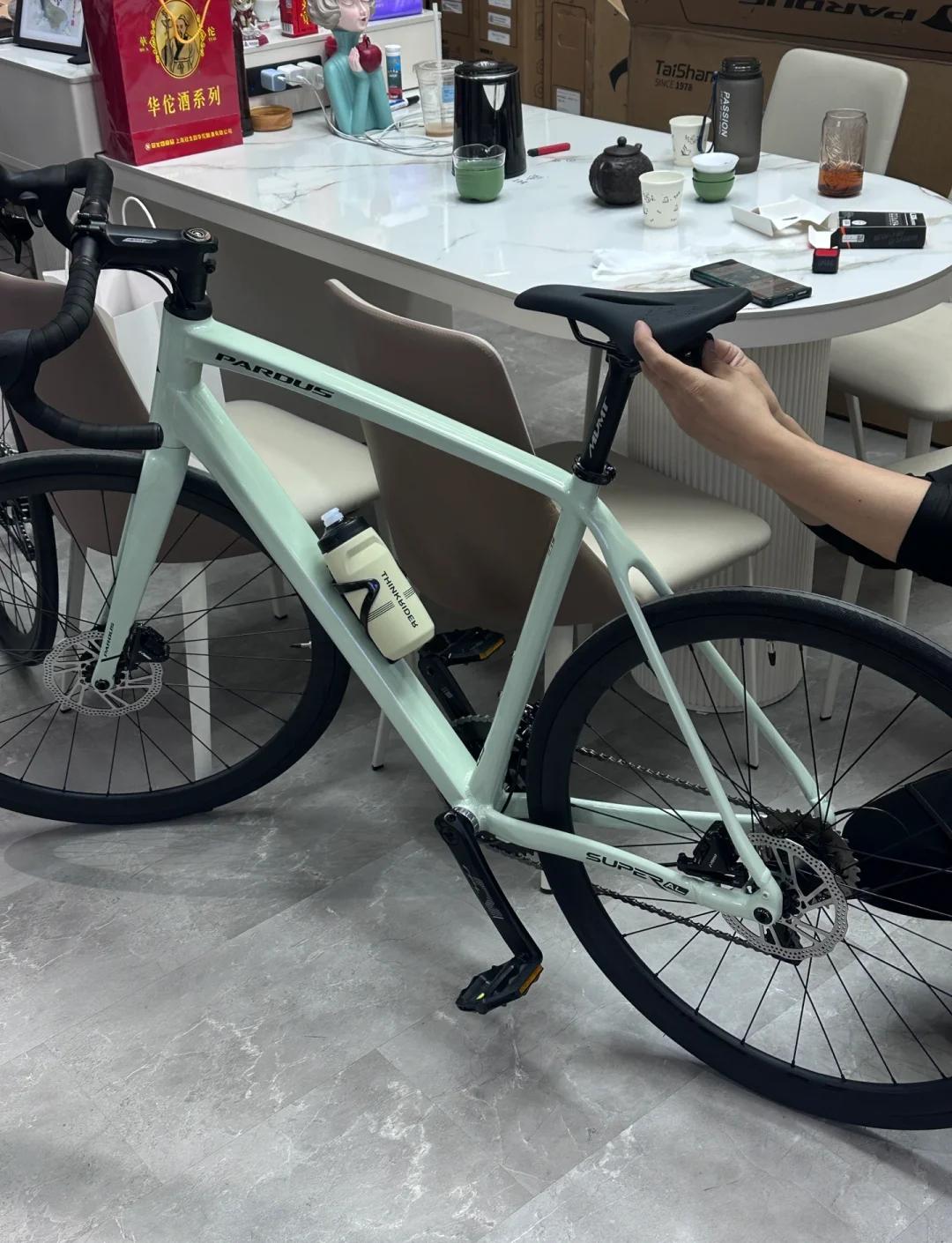 爱游戏官方入口-JackeyLove在篮网比赛中最后时刻胜出，最后时刻胜出引发热议！(篮网g5赛后采访)