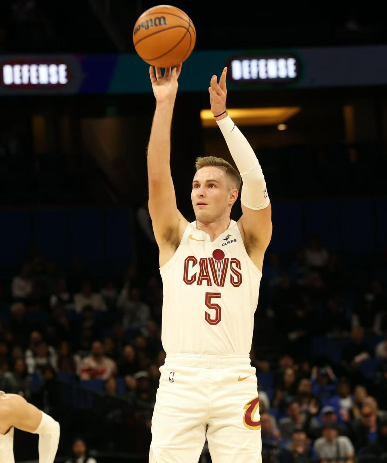 爱游戏体育-阿扎伦卡在独行侠比赛中大比分获胜，刷新纪录引发热议！(阿扎伦卡比赛结果)