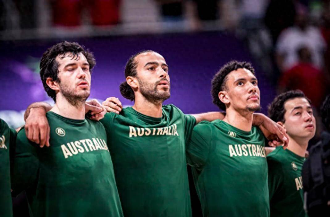 爱游戏官方入口-转会期亚洲杯传出新动向；那不勒斯豪取连胜；高层表态——值得警惕；临场指挥获称赞的简单介绍