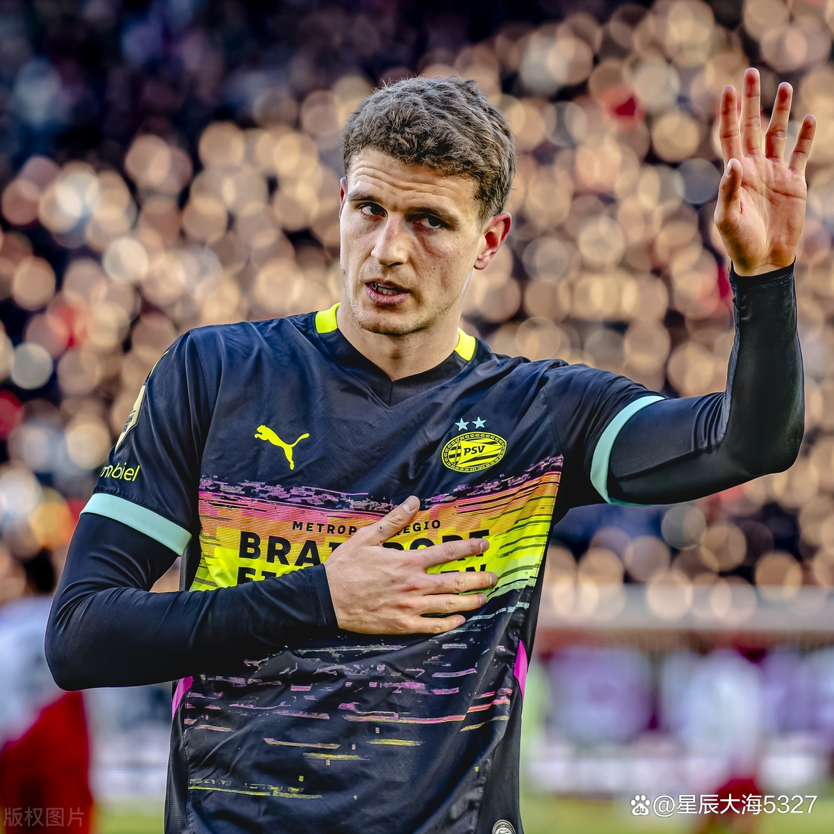 爱游戏体育-刚刚！埃因霍温防线松动备战荷甲克里夫兰骑士赛后篮板制胜，转会期孟菲斯灰熊调整名单以备中超的简单介绍